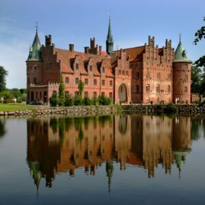fairy-tale-castles-and-palaces-in-denmark fairy-tale-castles-and-palaces-in-denmark